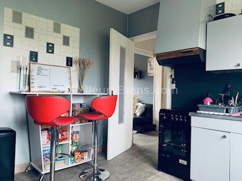 APPARTEMENT 1 CHAMBRE 2EME ETAGE HYPER CENTRE