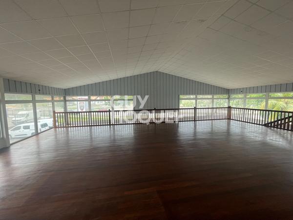 Local commercial Cayenne 600m² m2
