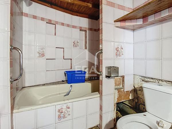 Lot de 2 maisons de ville en plein coeur du village