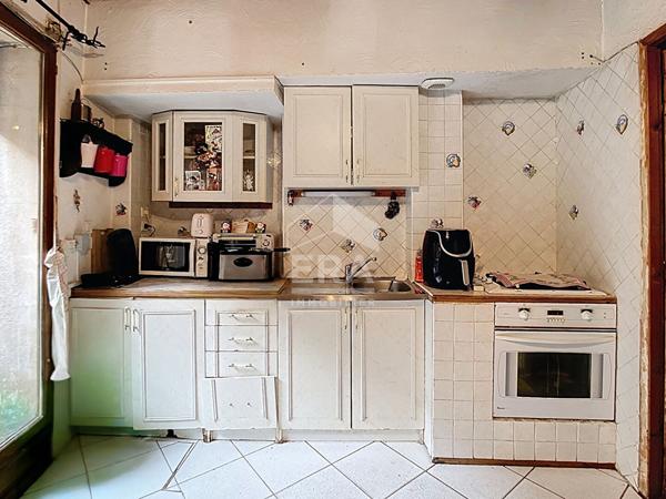 Lot de 2 maisons de ville en plein coeur du village