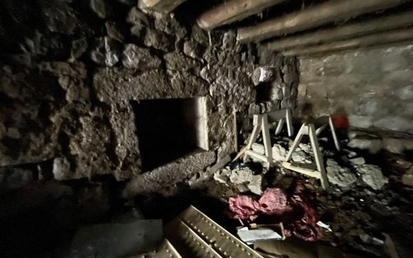 Maison à vendre    1 pièce •  Les Laubies