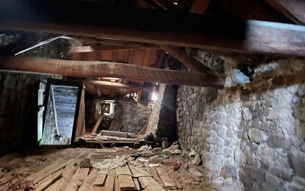 Maison à vendre    1 pièce •  Les Laubies