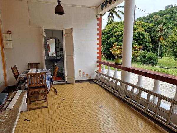 Appartement  4 pièce(s) 117 m2 , 3  chambres, rez-de-chaussée, grande terrasse, Gourbeyre