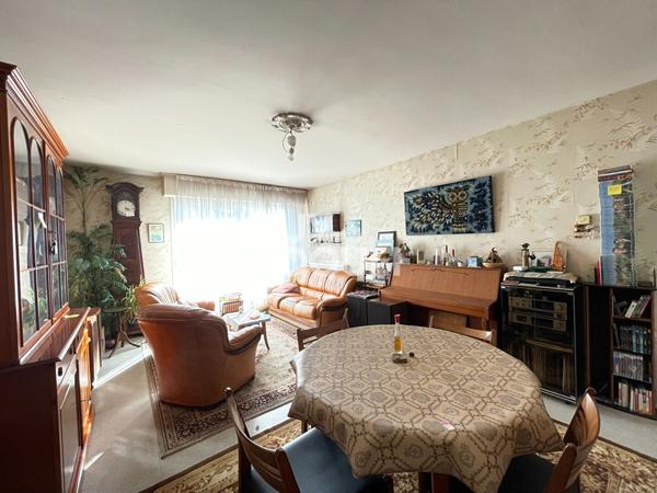 EXCLUSIVITÉ - BOURGES CENTRE, QUARTIER DE LA HALLE AU BLÉ