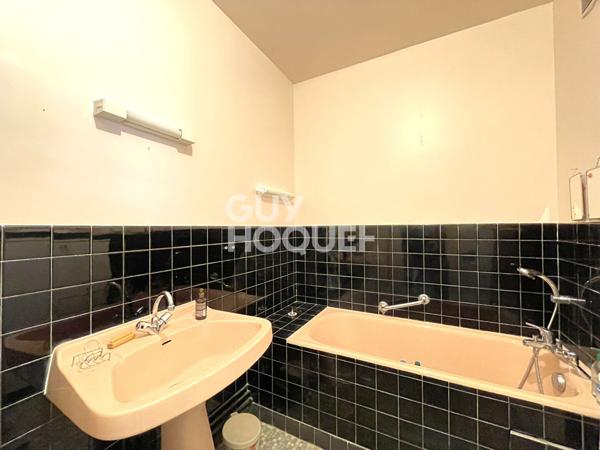 EXCLUSIVITÉ - BOURGES CENTRE, QUARTIER DE LA HALLE AU BLÉ