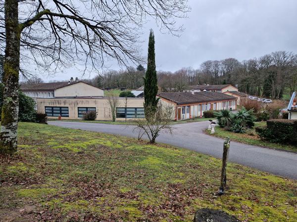 Ensemble Immobilier A VENDRE - EYJEAUX