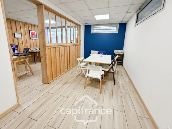 LOCAUX COMMERCIAUX / BUREAUX 250m²