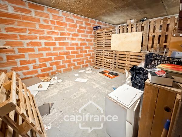 LOCAUX COMMERCIAUX / BUREAUX 250m²