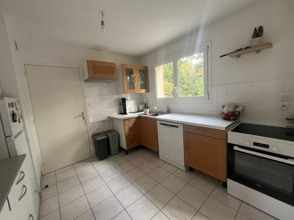 Maison à louer 1 150 € CC CONCARNEAU 4 p 84 m² DPE D