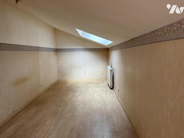 A VENDRE 56 SURZUR MAISON ANCIENNE SUR BEAU TERRAIN DE 767 m²