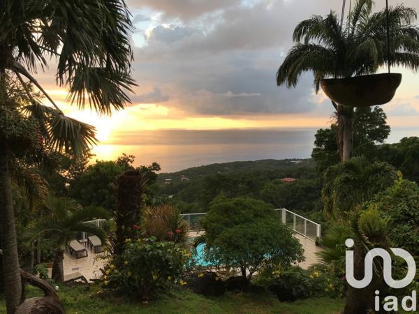 Gîte 12 pièces de 300 m² à Pointe-Noire (97116)