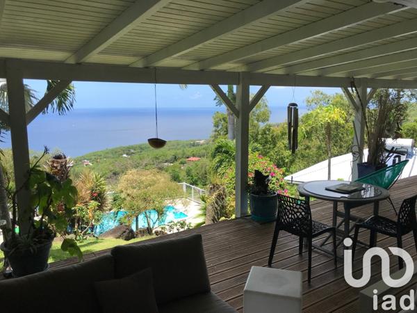 Gîte 12 pièces de 300 m² à Pointe-Noire (97116)