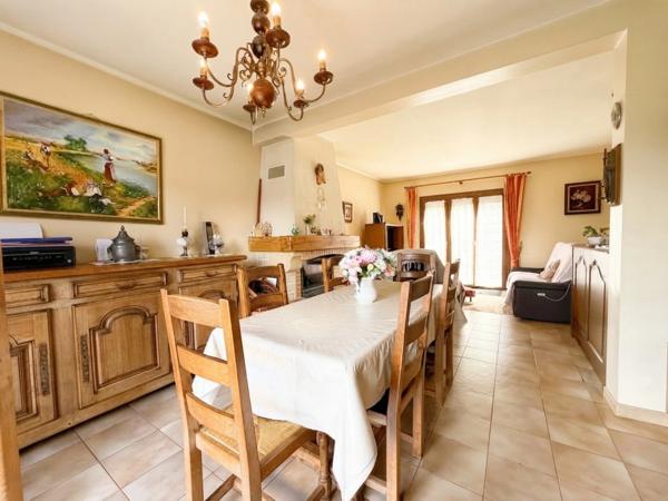 LIMOURS – Maison familiale 130 m² – 4 chambres – Garage – 3 voitures – Terrasses – Vue dégagée