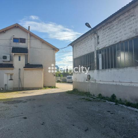 Local Commercial - 800 m² Exclusivité efficity