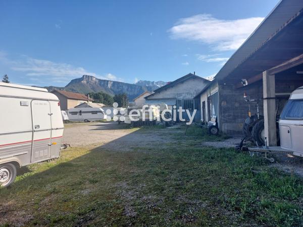 Local Commercial - 800 m² Exclusivité efficity