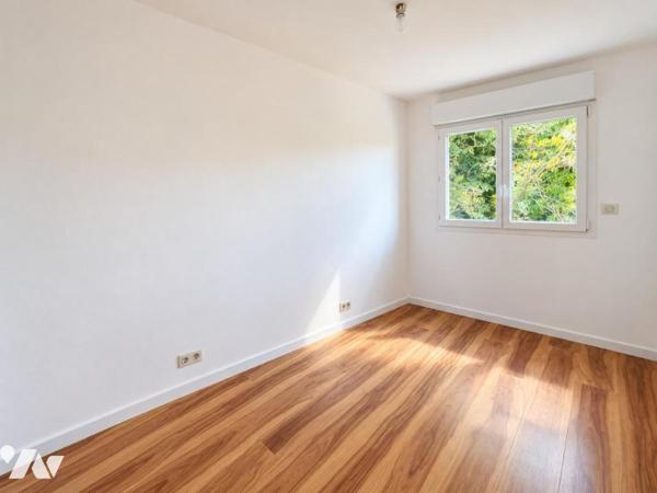 QUIMPER – Un appartement rénové, confortable et fonctionnel, idéalement situé à Quimper.