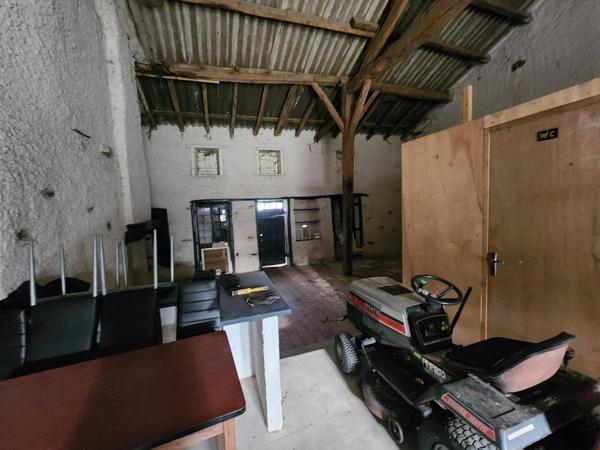 Adriers - Une maison, un autre maison a renover, grange et terrain Adriers