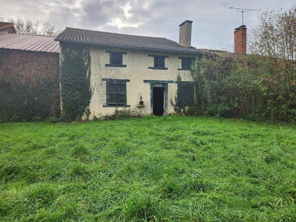 Adriers - Une maison, un autre maison a renover, grange et terrain Adriers