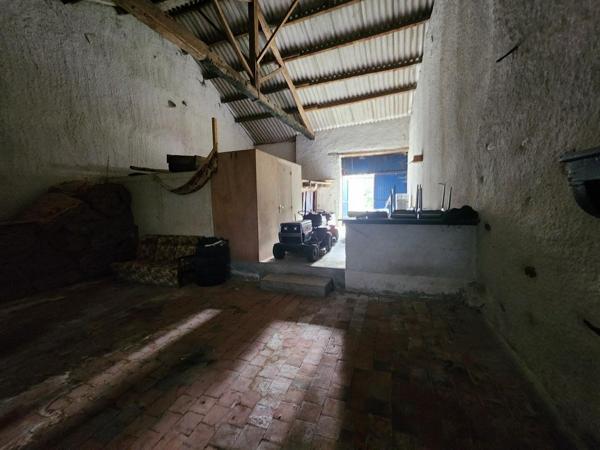 Adriers - Une maison, un autre maison a renover, grange et terrain Adriers