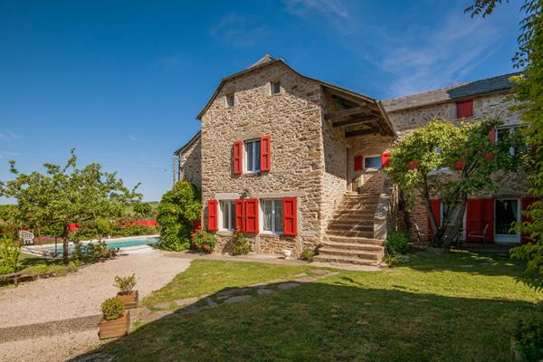 Maison en pierres au charme intemporel Sauveterre de rouergue