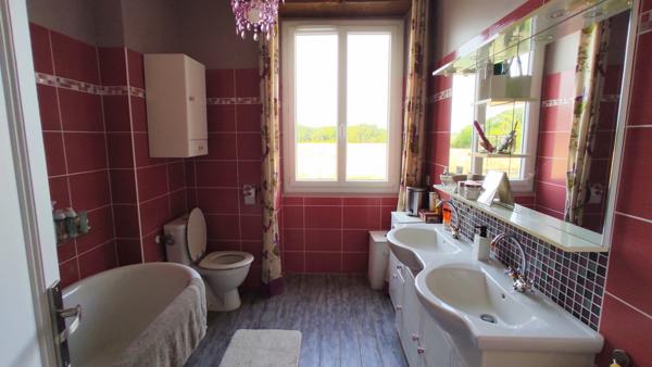 Maison 6 pièces à vendre St Gervais les Trois Clochers - 86230 / Réf: 11005