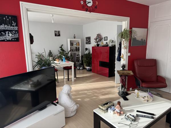 Appartement
         5 pièces
        - 80 m² 168 000 € *