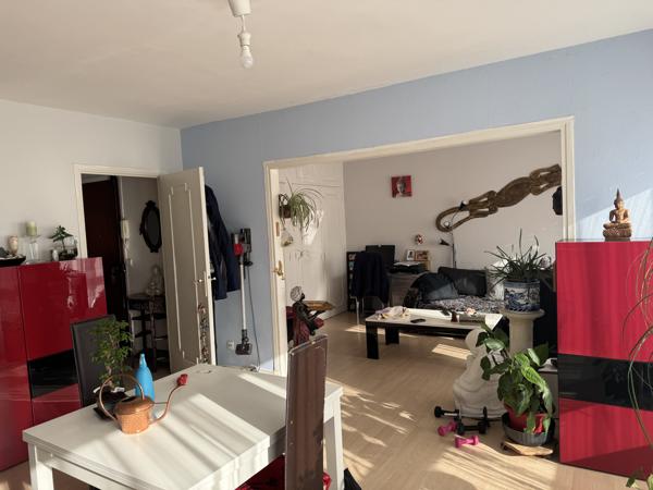 Appartement
         5 pièces
        - 80 m² 168 000 € *
