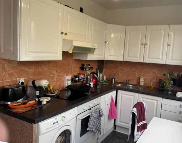 Appartement
         5 pièces
        - 80 m² 168 000 € *