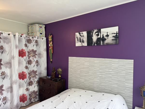 Appartement
         5 pièces
        - 80 m² 168 000 € *
