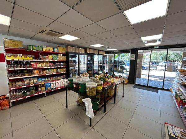 Fonds de commerce / boucherie - petite épicerie 98m2 environ secteur Moulin à Vent!