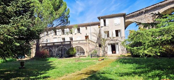 Maison de maitre et jardin BEDARIEUX