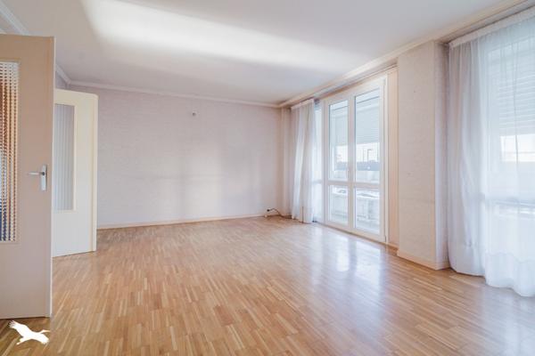 Appartement à vendre 210 400 € Bron 5 p 94 m² DPE E