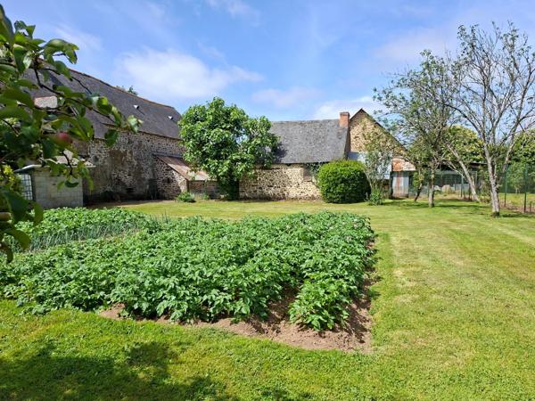 Propriete à vendre 7 pièces LE PAS (53)