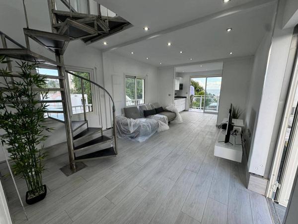 BAS DU FORT T3 MEUBLE VUE MER