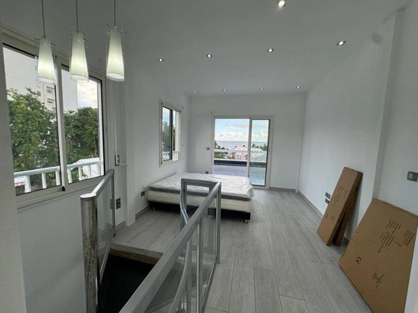 BAS DU FORT T3 MEUBLE VUE MER