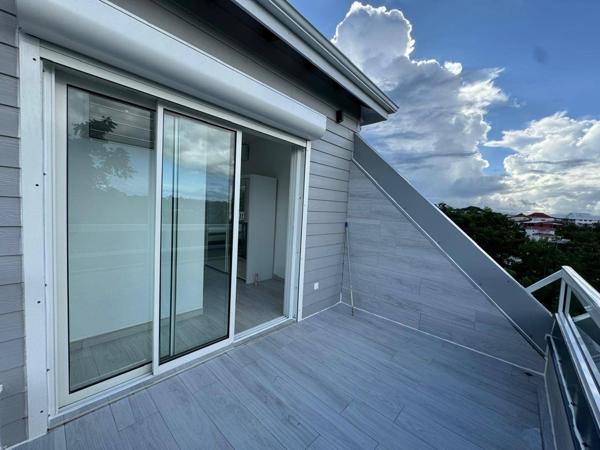 BAS DU FORT T3 MEUBLE VUE MER
