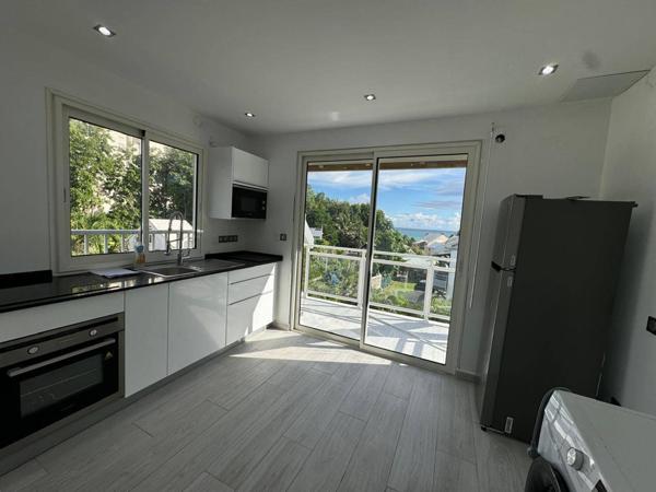 BAS DU FORT T3 MEUBLE VUE MER