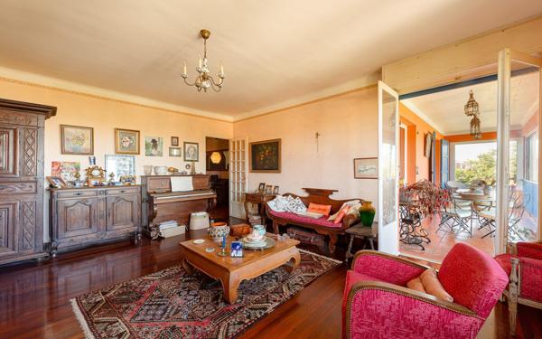 HENDAYE - CENTRE VILLE - Une maison singulière aux accents d'ailleurs