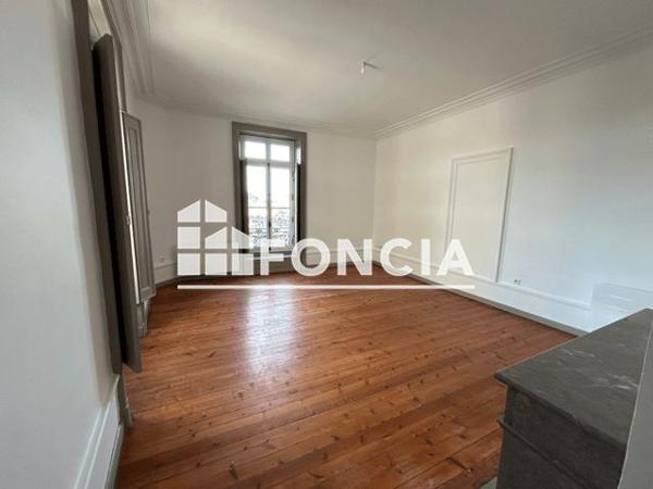 Location Appartement 3 pièces 63.1 m² - 2 QUAI DE L'YSER Saintes 17100