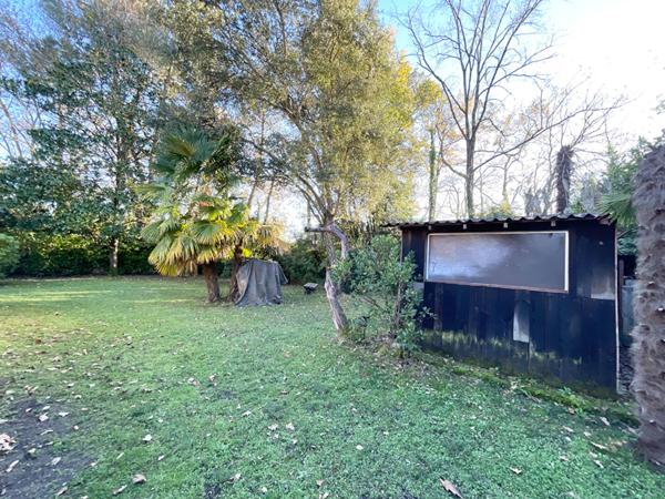 PESSAC-CAP DE BOS. Maison - 170m2 - 4 chambres - Cheminée - Garage - Parcelle 620m2