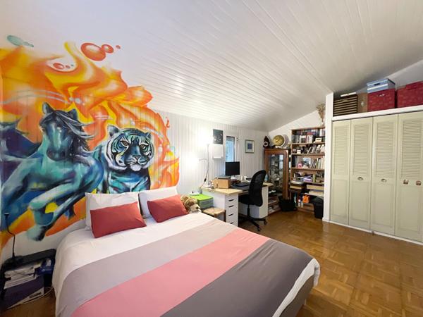 PESSAC-CAP DE BOS. Maison - 170m2 - 4 chambres - Cheminée - Garage - Parcelle 620m2