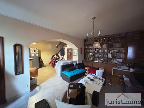 Mondragon (84430) Ensemble immobilier : ferme & maison à restaurer sur Mondragon