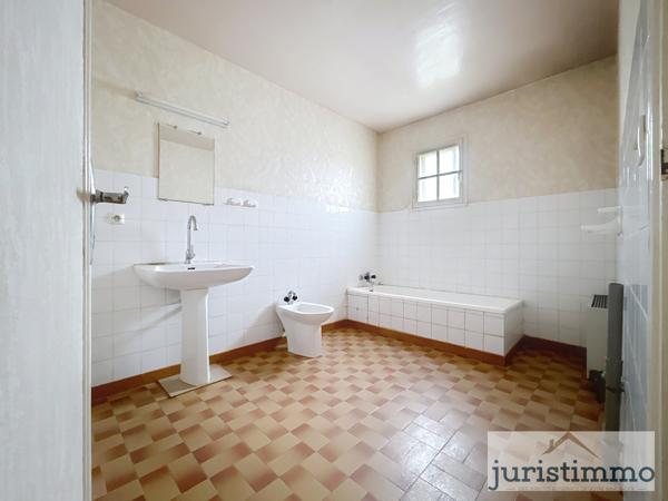 Mondragon (84430) Ensemble immobilier : ferme & maison à restaurer sur Mondragon