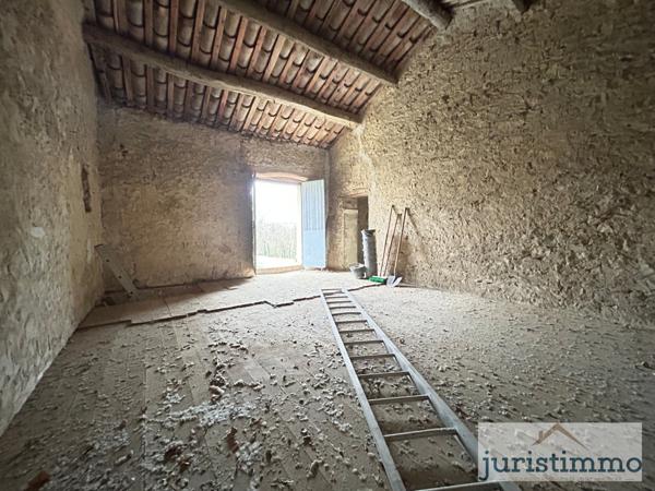 Mondragon (84430) Ensemble immobilier : ferme & maison à restaurer sur Mondragon