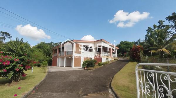 grande villa avec appartement locatif