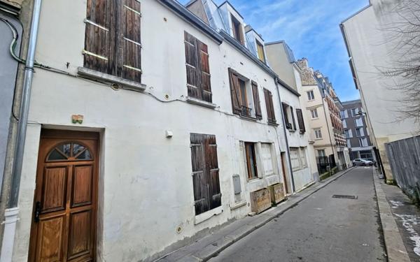 Immeuble à vendre    1 pièce • 350 m2 Paris 20