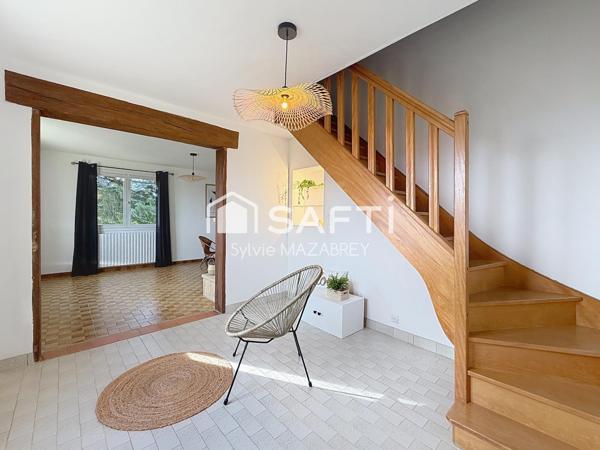 Maison familiale avec sous-sol total et beau potentiel d’évolution