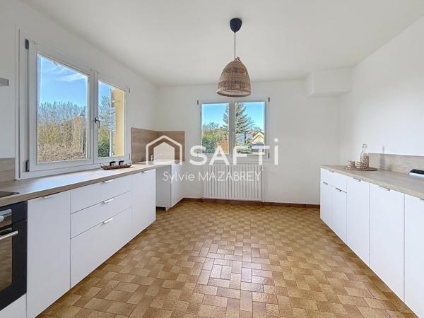 Maison familiale avec sous-sol total et beau potentiel d’évolution