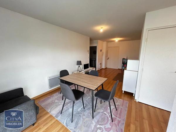 Appartement à louer 2 pièces 48.06m² Saint-Pierre-du-Mont (40280)