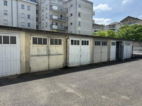 Parking / Box à louer à Chambéry (73000)
